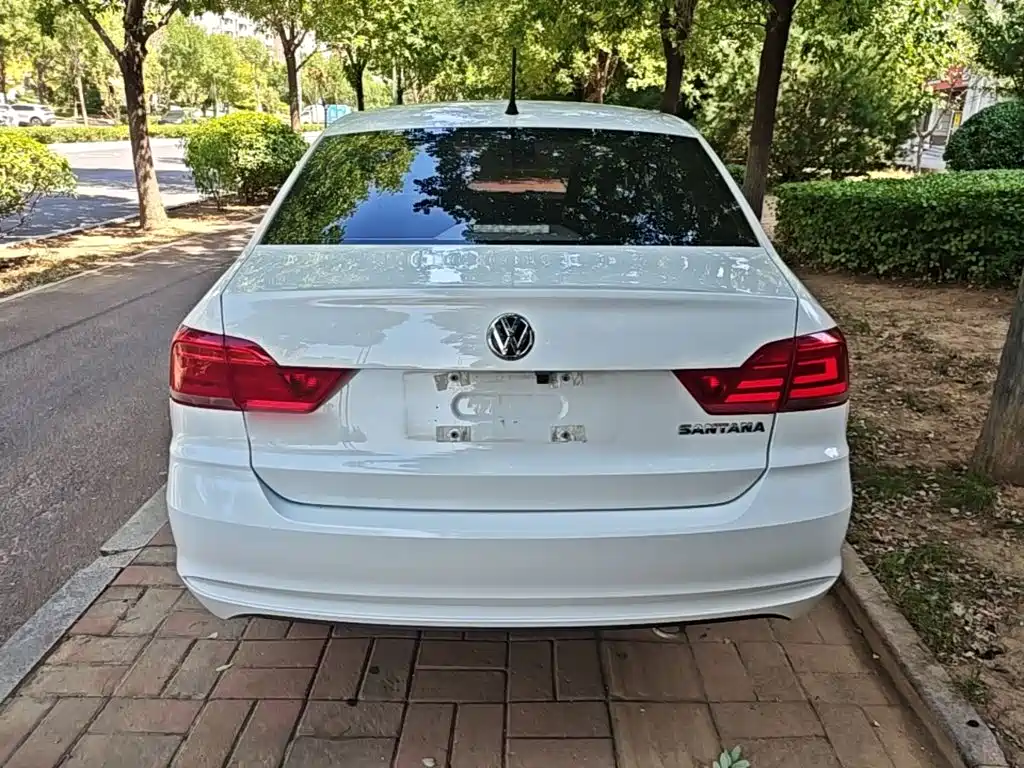 Volkswagen Santana — миниатюра 6
