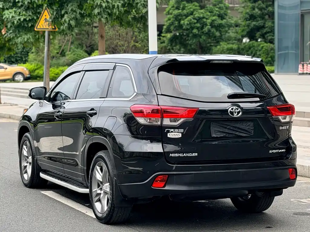 Toyota Highlander — миниатюра 18