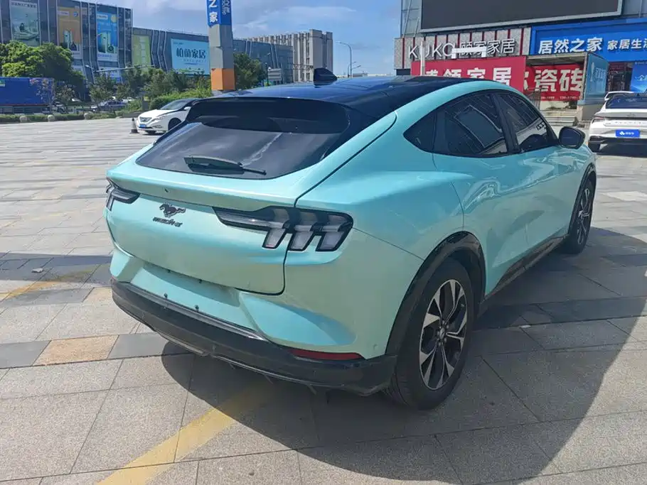 Ford Mustang Mach-E — миниатюра 3