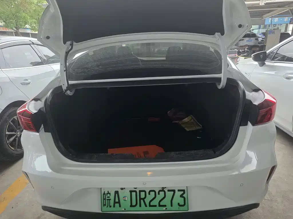 Changan Eado New Energy — миниатюра 3