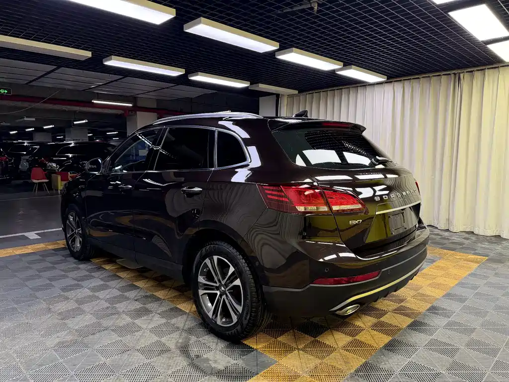 Borgward BX7 — миниатюра 8