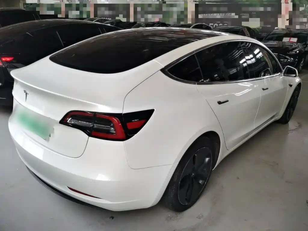 Tesla Model 3 — миниатюра 6