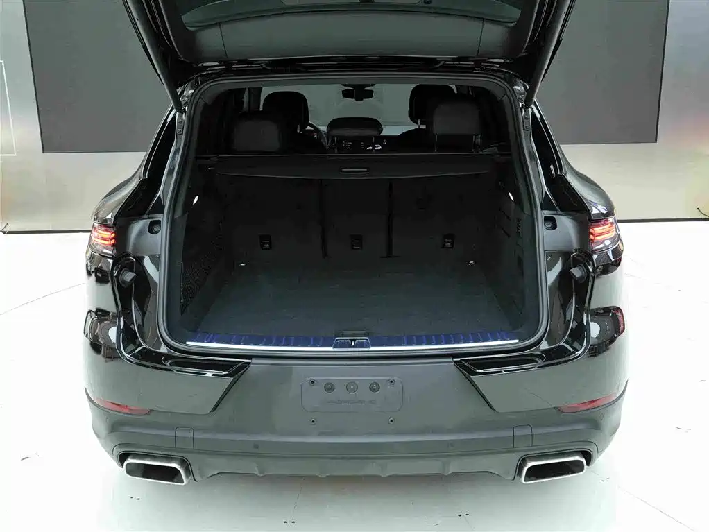 Porsche Cayenne — миниатюра 23