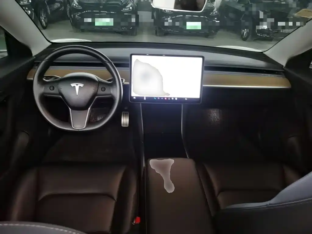Tesla Model 3 — миниатюра 10