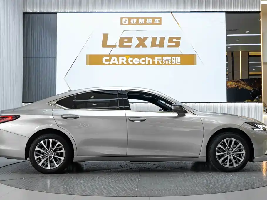 Lexus ES — миниатюра 4