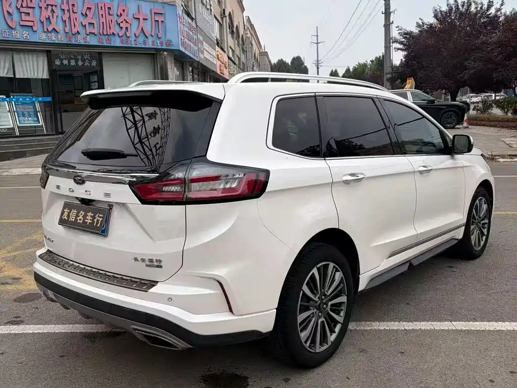 Ford Edge — миниатюра 6