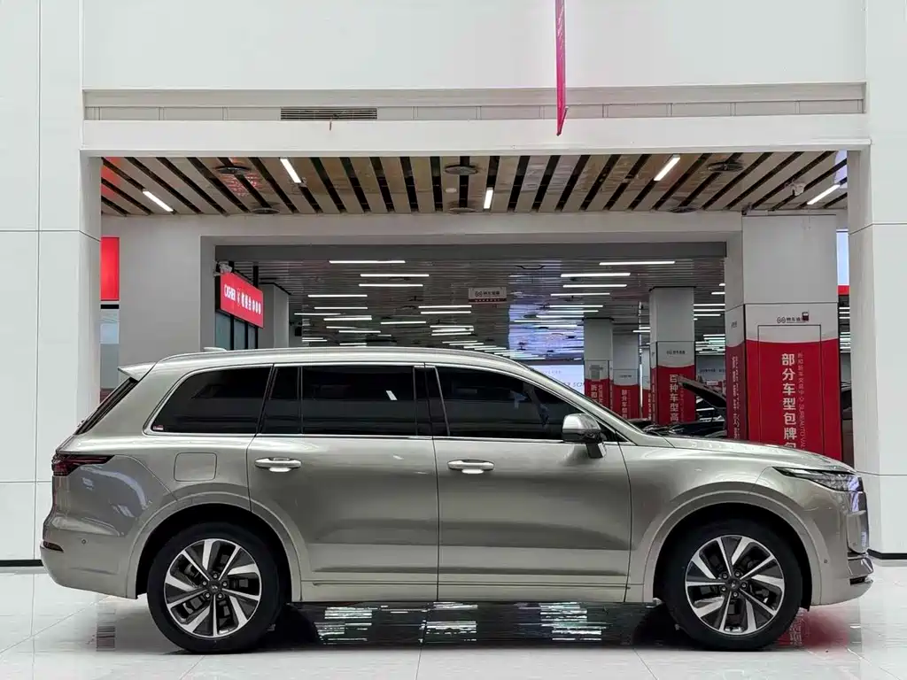 Li Auto ONE 2021 6 мест