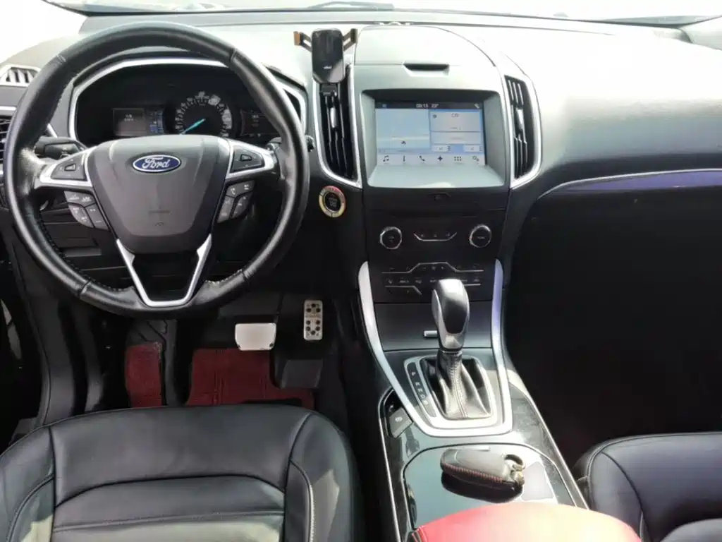 Ford Edge — миниатюра 10