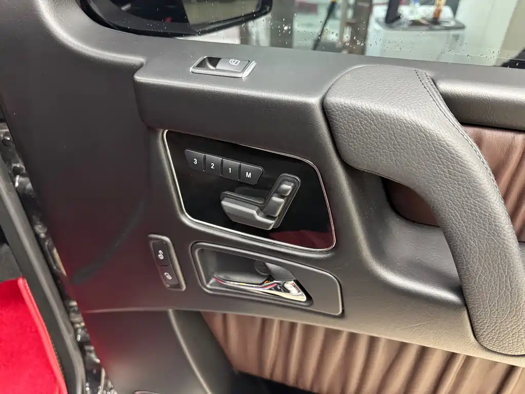 Mercedes-Benz G-Class — миниатюра 16