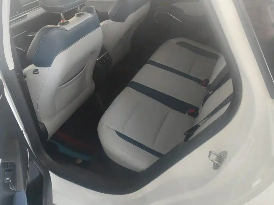 Geely Emgrand — миниатюра 11