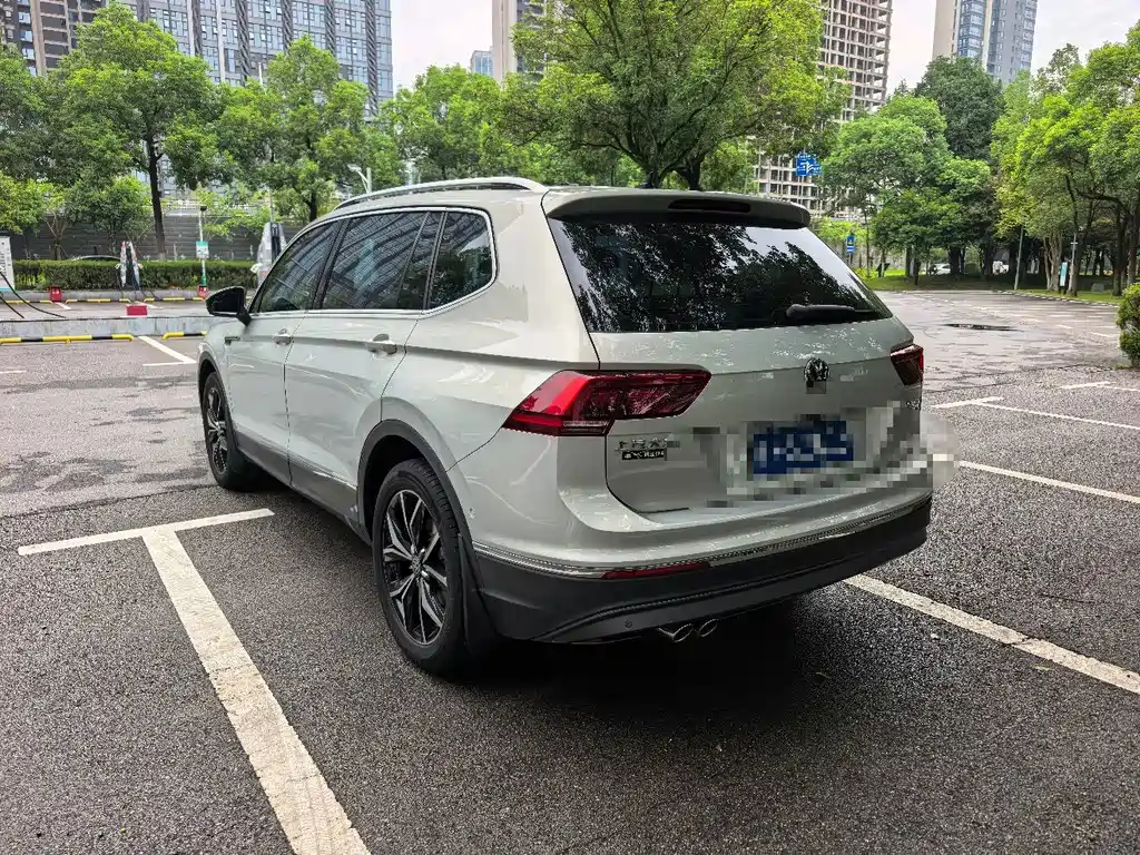 Volkswagen Tiguan L — миниатюра 6