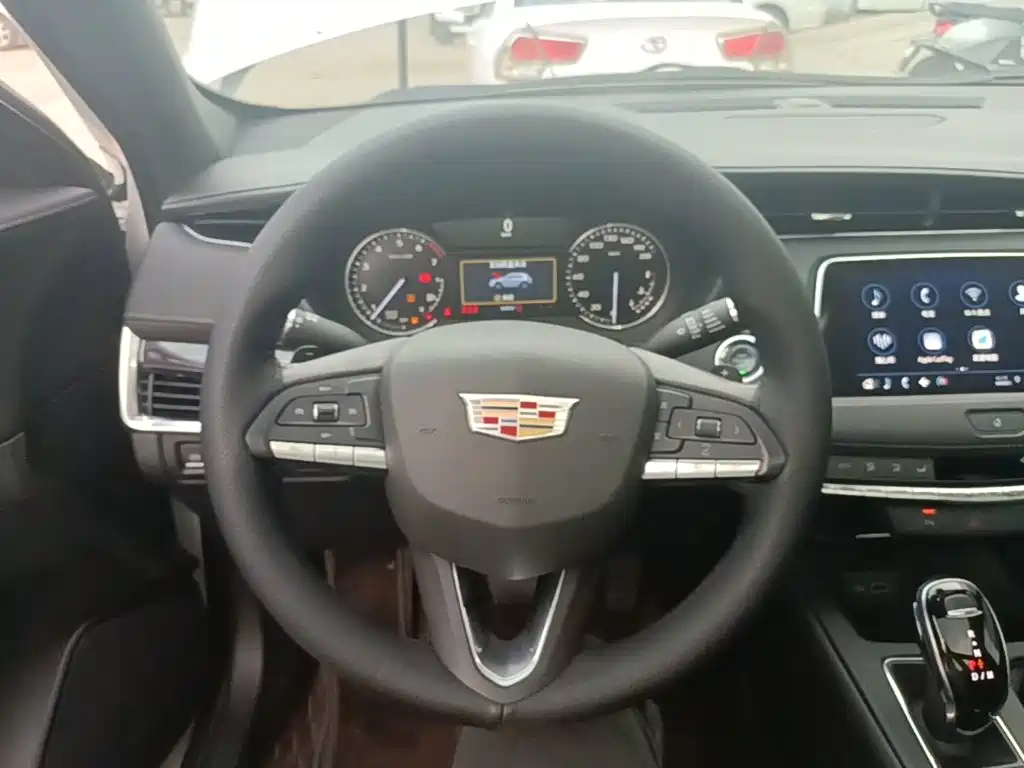 Cadillac XT4 — миниатюра 11