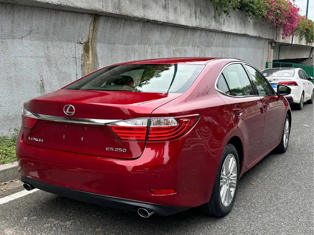 Lexus ES — миниатюра 5