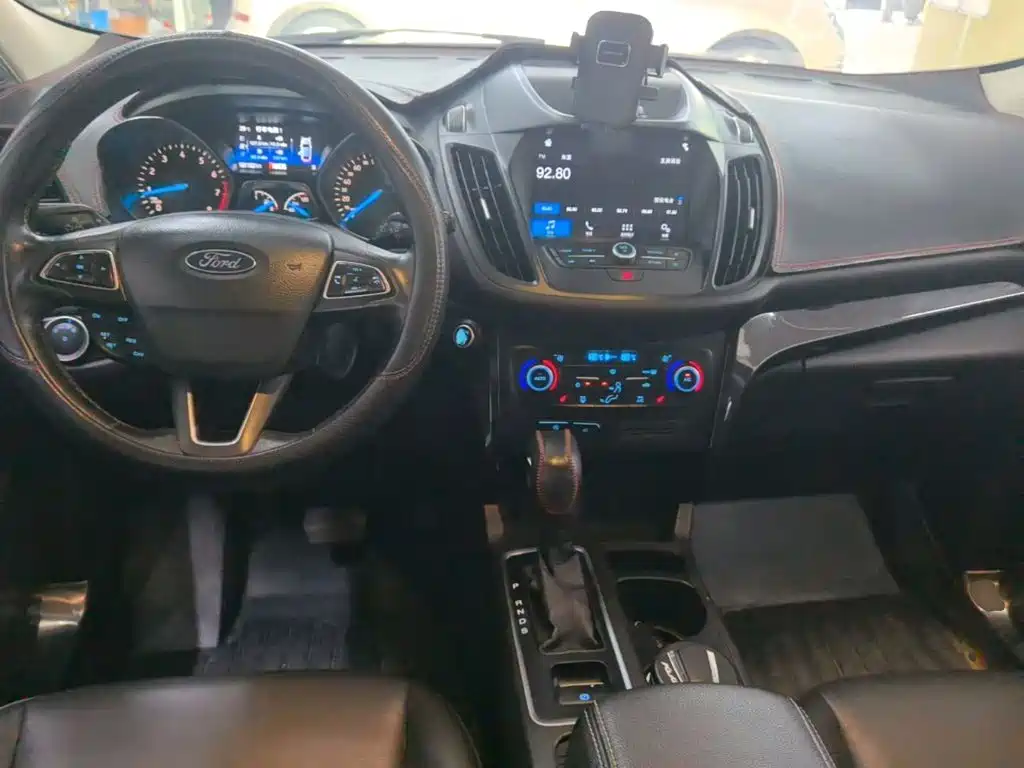 Ford Kuga — миниатюра 10