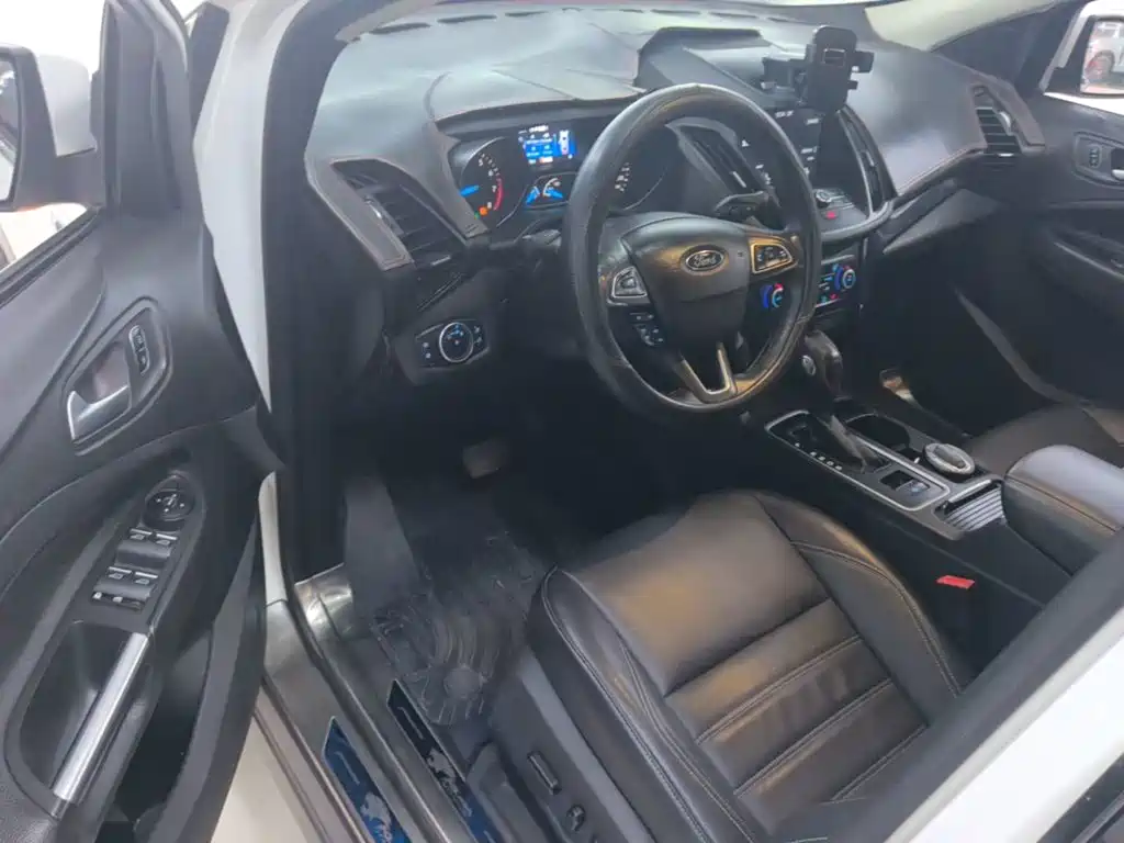 Ford Kuga — миниатюра 16