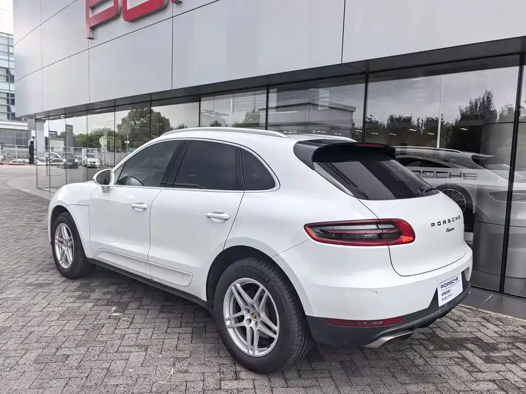 Porsche Macan — миниатюра 9