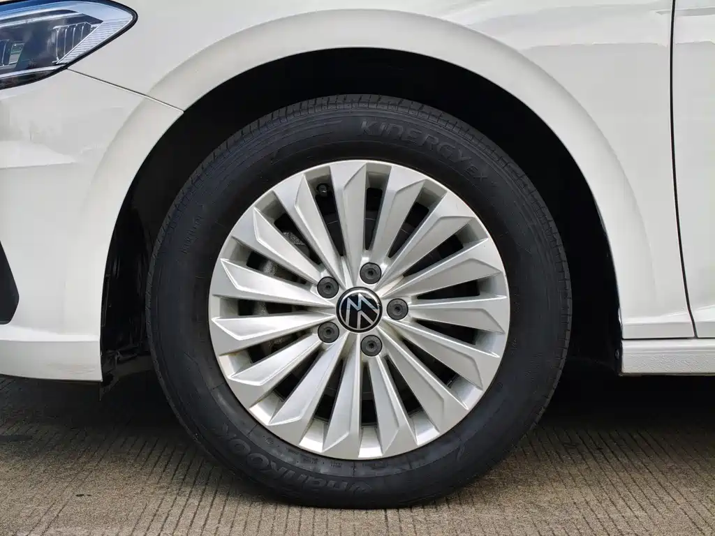 Volkswagen Lavida — миниатюра 5