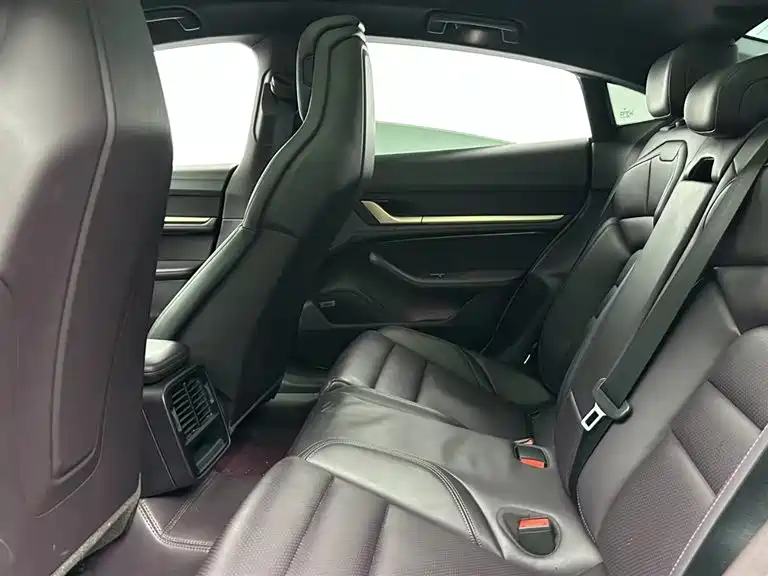 Porsche Taycan — миниатюра 11