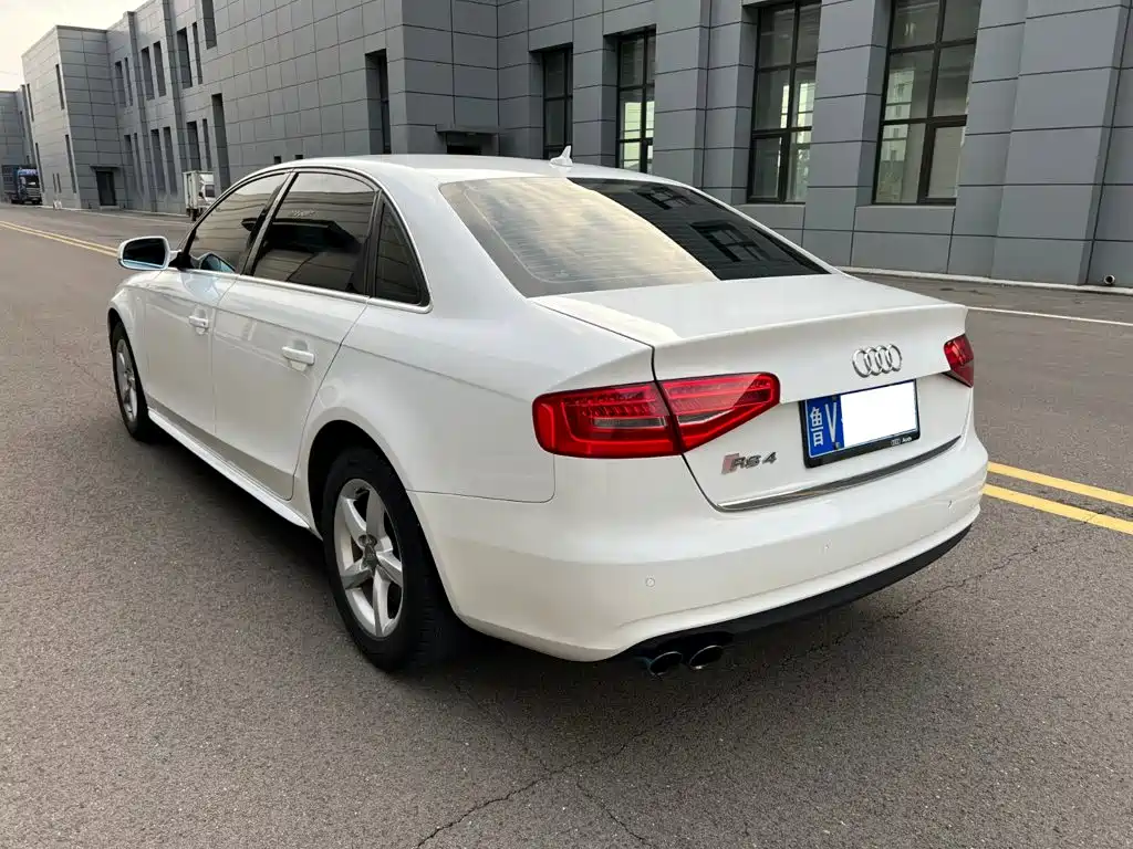 Audi A4L — миниатюра 5