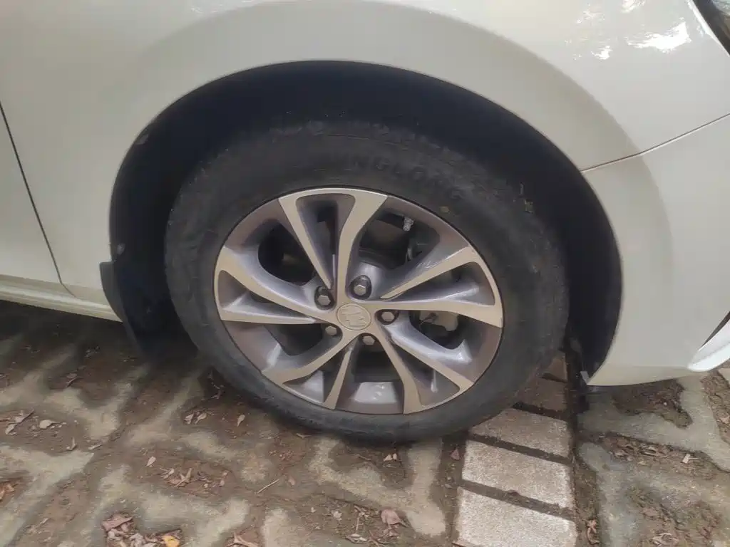 Buick Verano — миниатюра 24