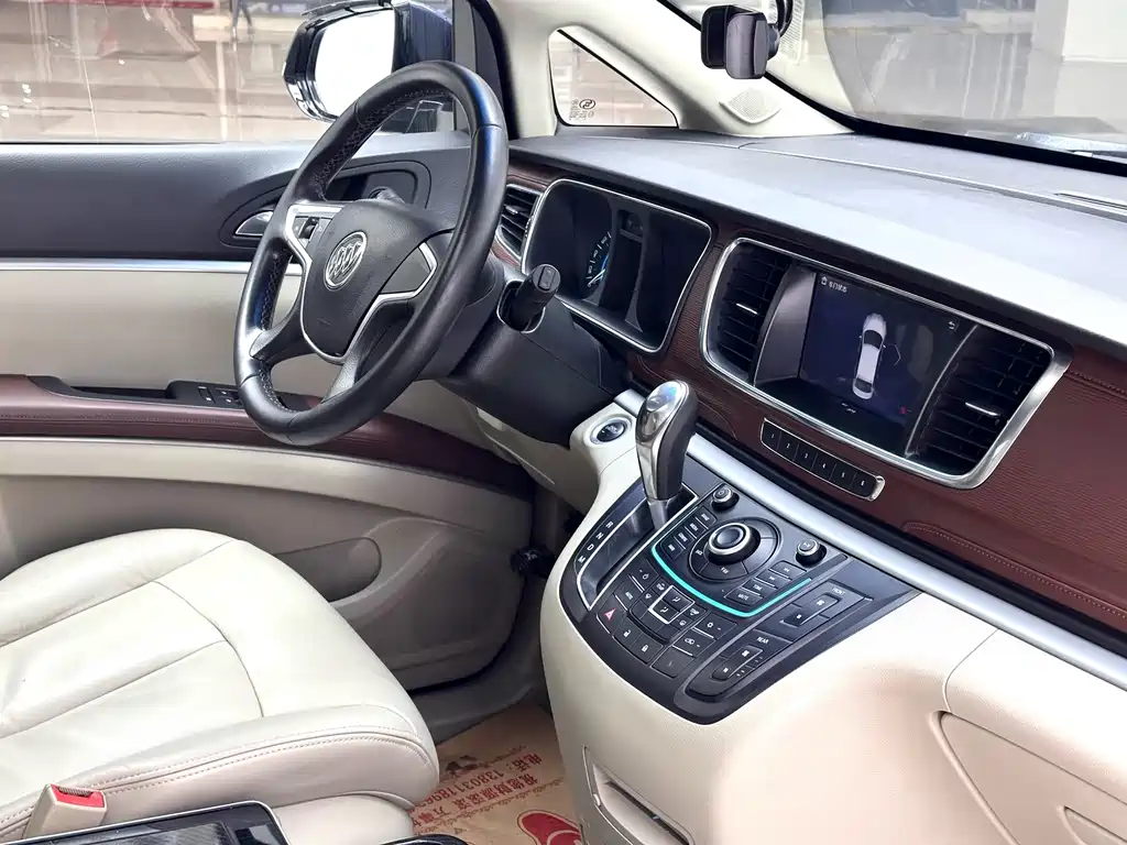 Buick GL8 2015 2.4L Luxury Premium