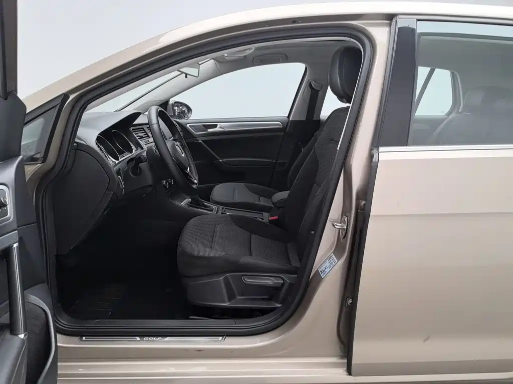 Volkswagen Golf — миниатюра 10