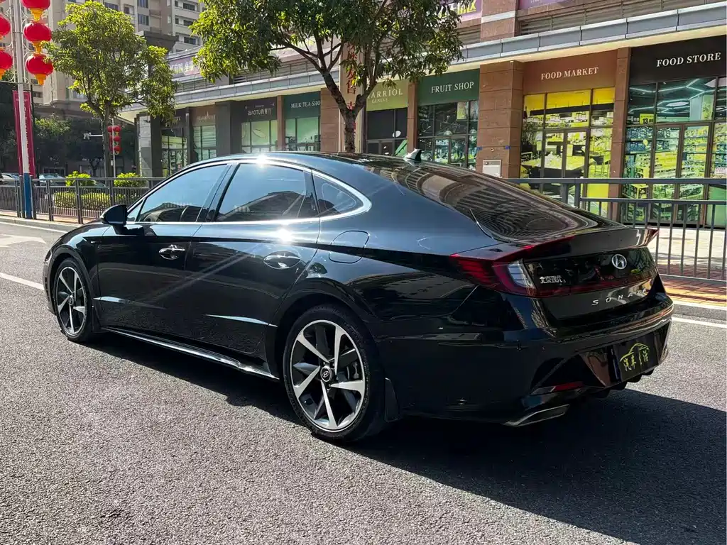 HYUNDAI SONATA