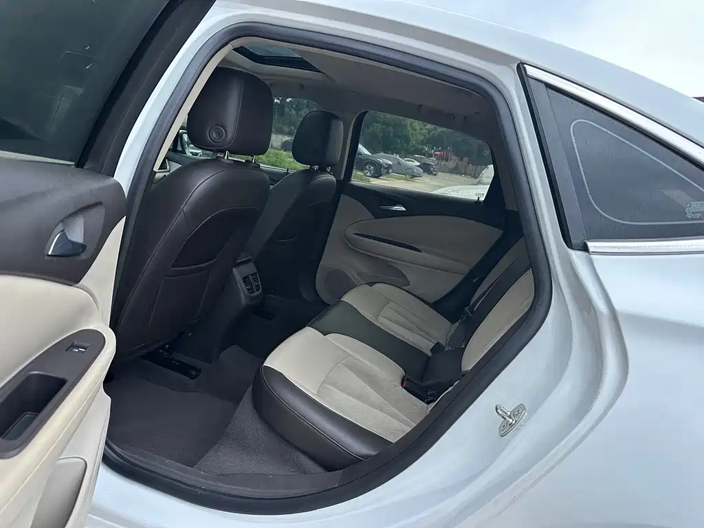 Buick Verano — миниатюра 9