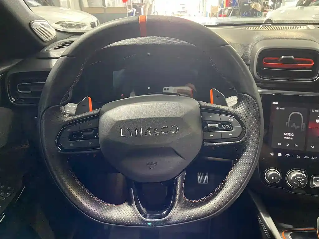 LYNK & CO. 02 HATCHBACK