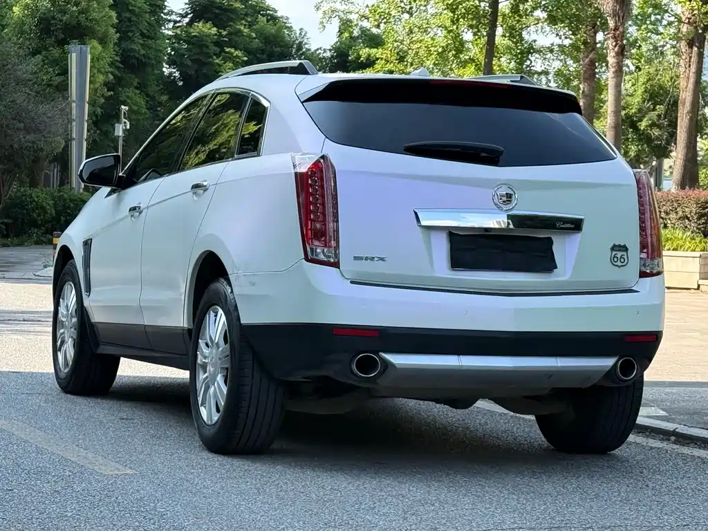 Cadillac SRX — миниатюра 7