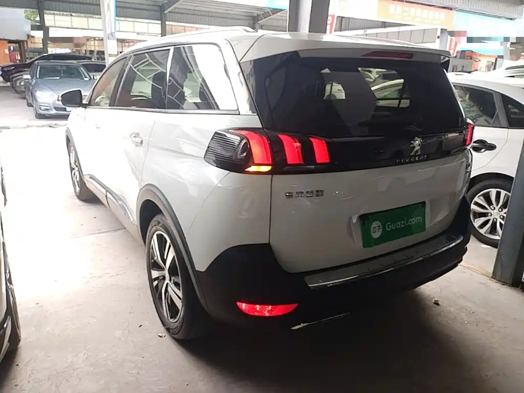 Peugeot 5008 — миниатюра 5