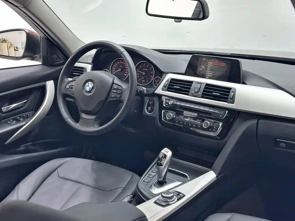 BMW 3 Series — миниатюра 13