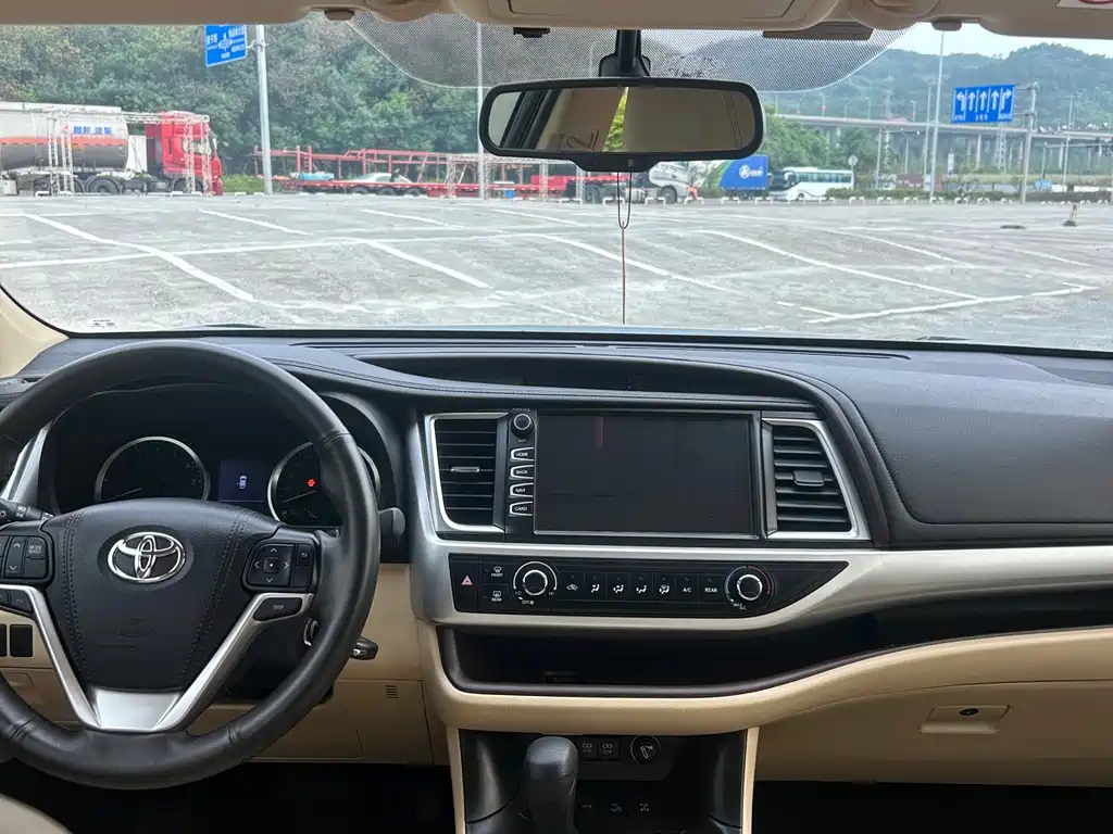 Toyota Highlander — миниатюра 6