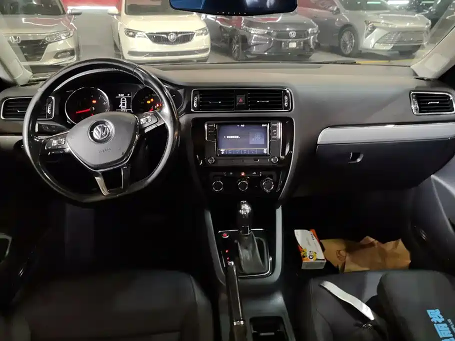 Volkswagen Sagitar — миниатюра 12