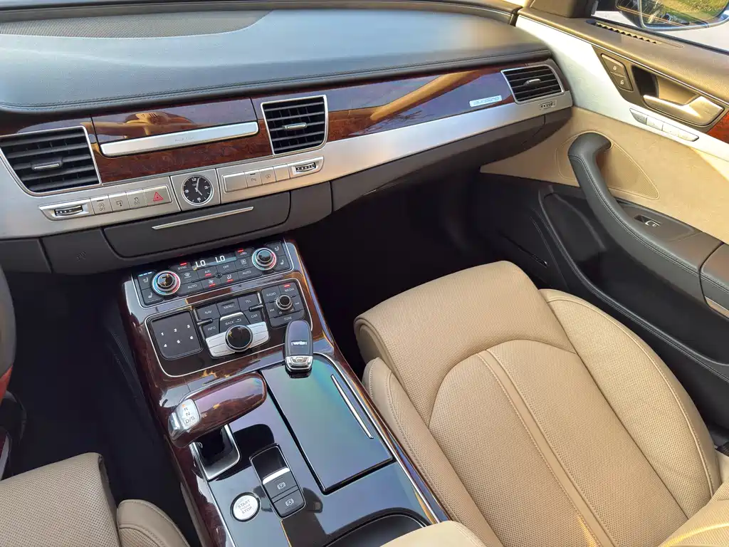 Audi A8 — миниатюра 9