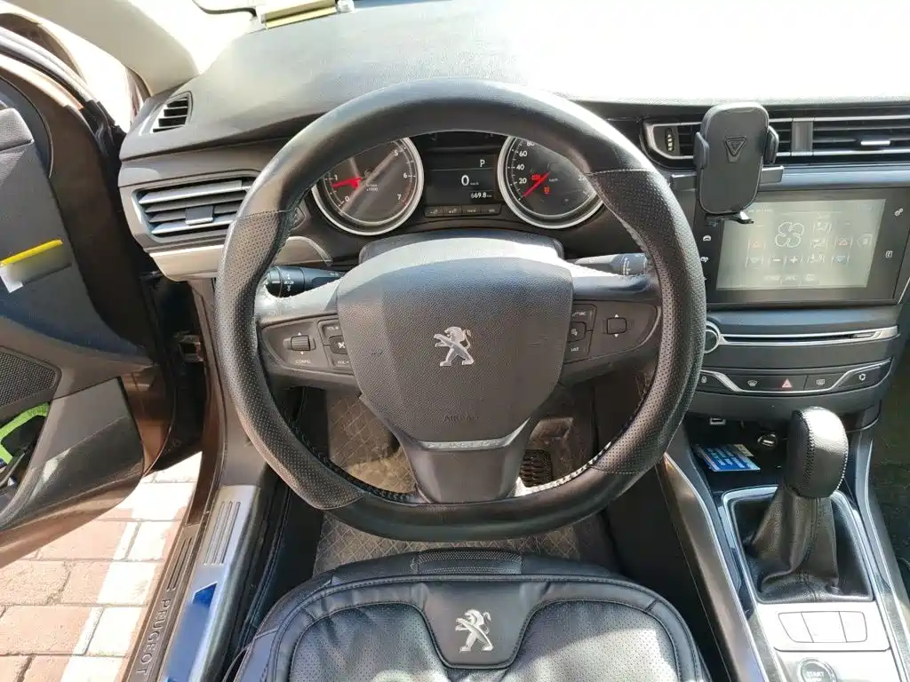 Peugeot 408 — миниатюра 12