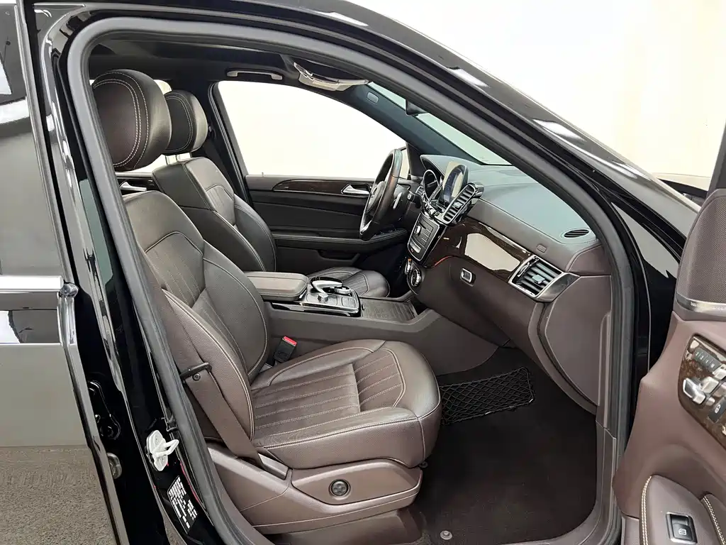 Mercedes-Benz GLS — миниатюра 7