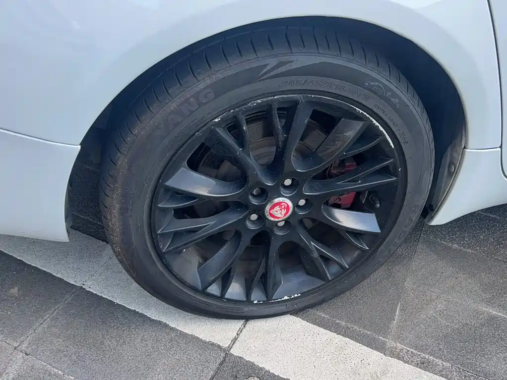 Jaguar XF — миниатюра 24