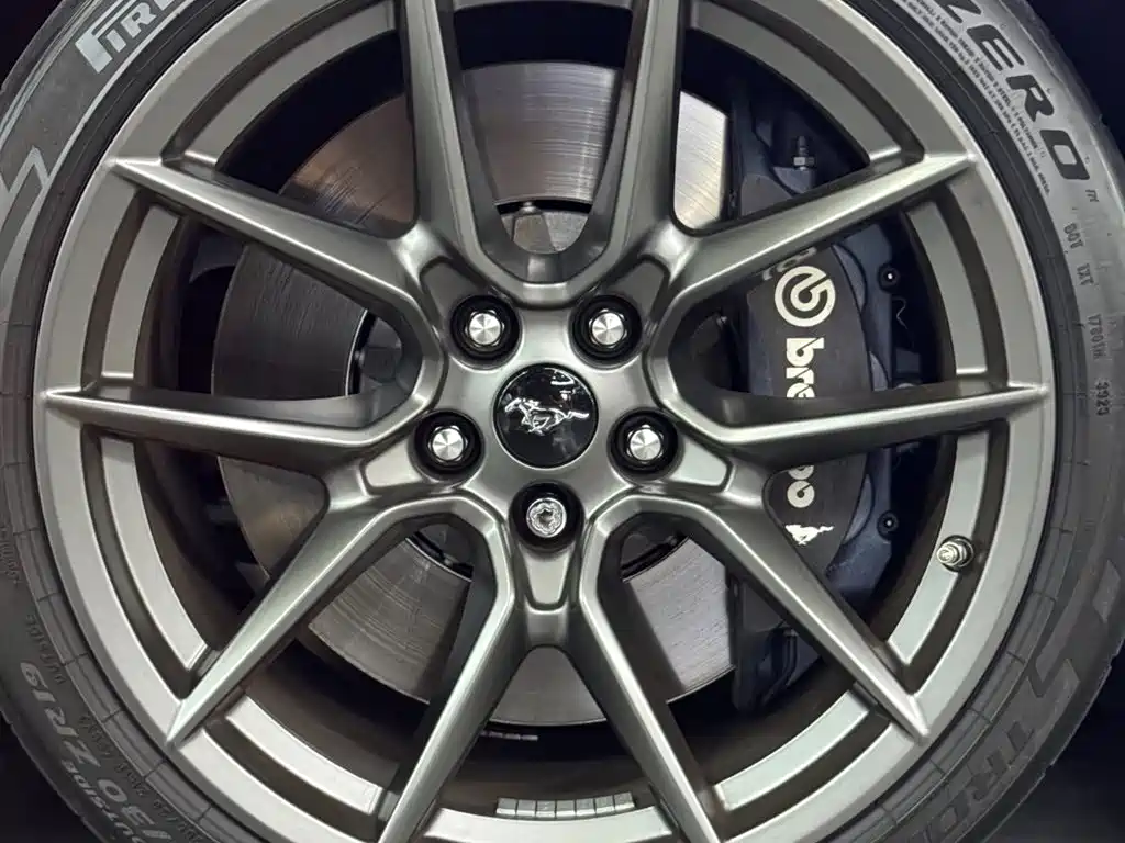 Ford Mustang 2024 5.0L V8 Dark Horse