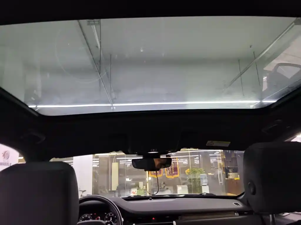 Land Rover Discovery Sport — миниатюра 18
