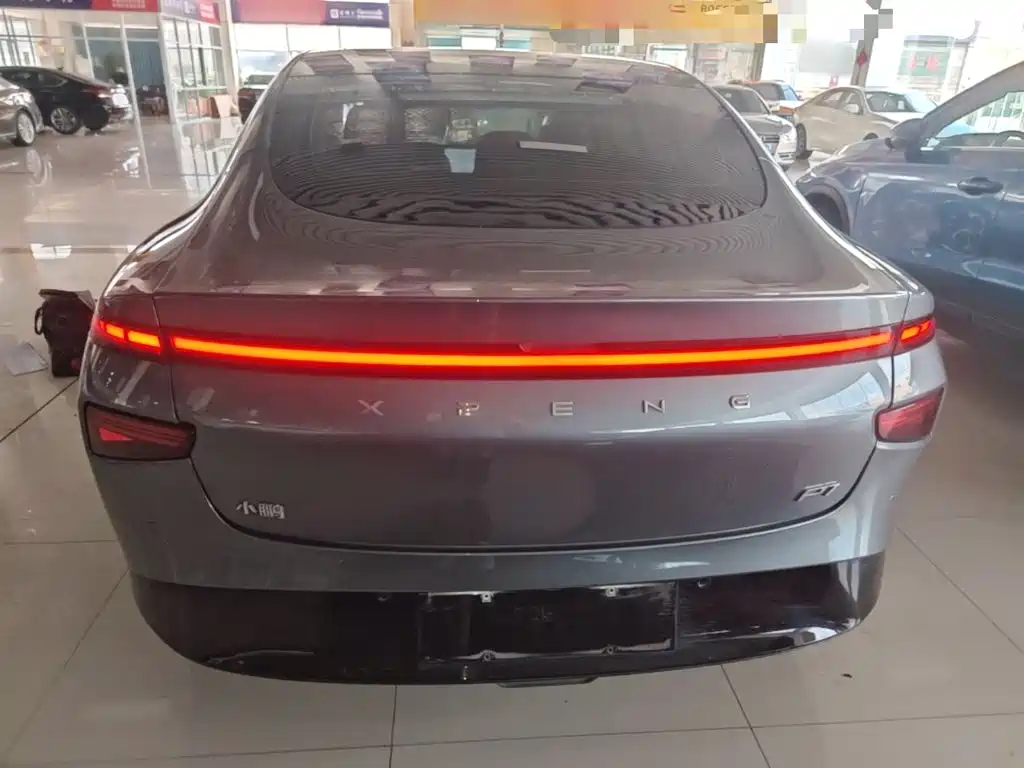 XPeng P7 — миниатюра 6