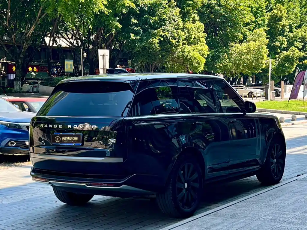 Land Rover Range Rover 2023 3.0 L6 360PS