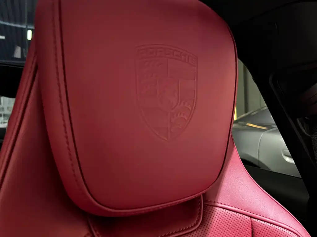 Porsche Taycan — миниатюра 15