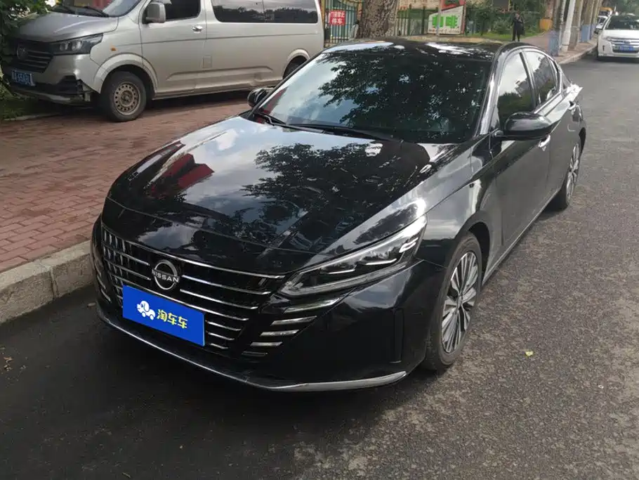 2025 Nissan Altima - zdjęcie 1 z 16
