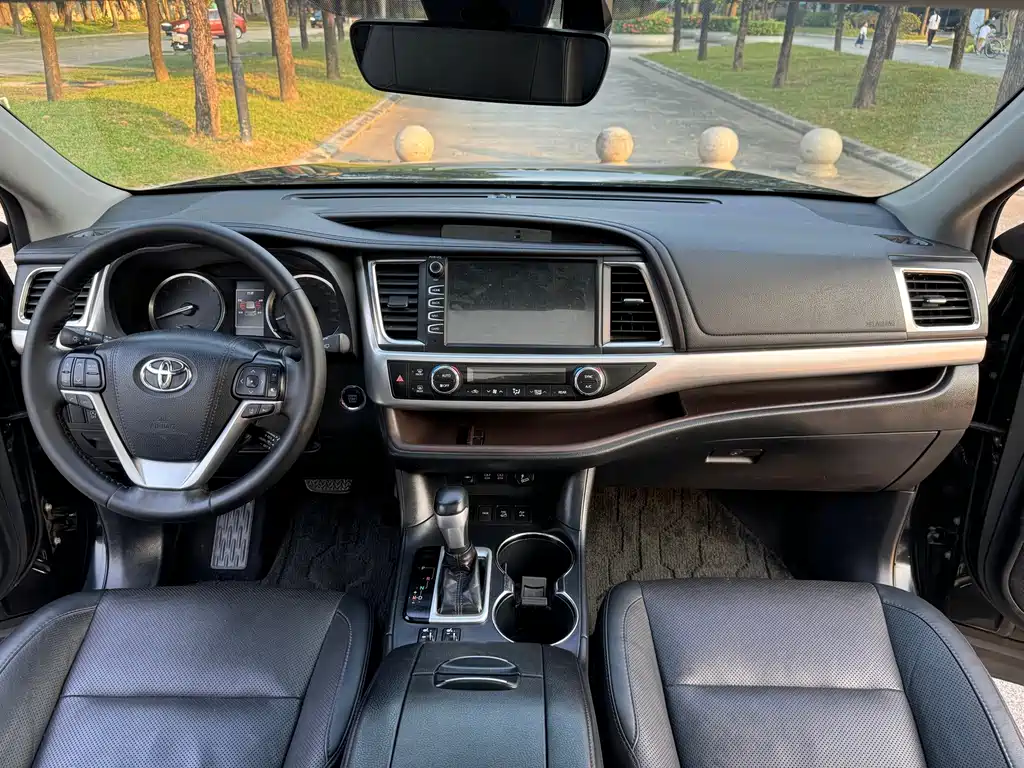 Toyota Highlander — миниатюра 5