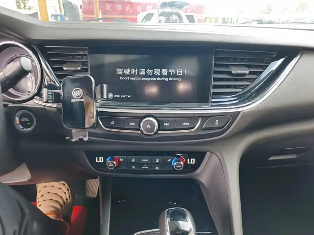 Buick Regal — миниатюра 13