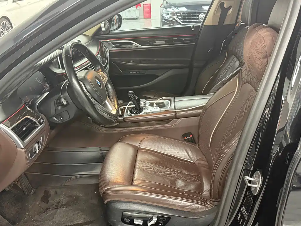 BMW 7 Series — миниатюра 5