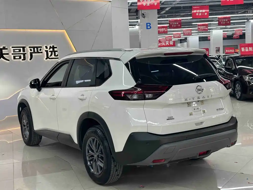 Nissan X-Trail — миниатюра 7