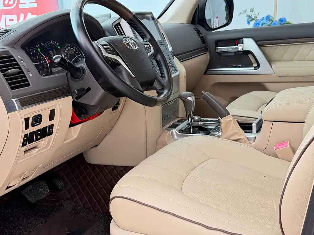 Toyota Land Cruiser — миниатюра 4