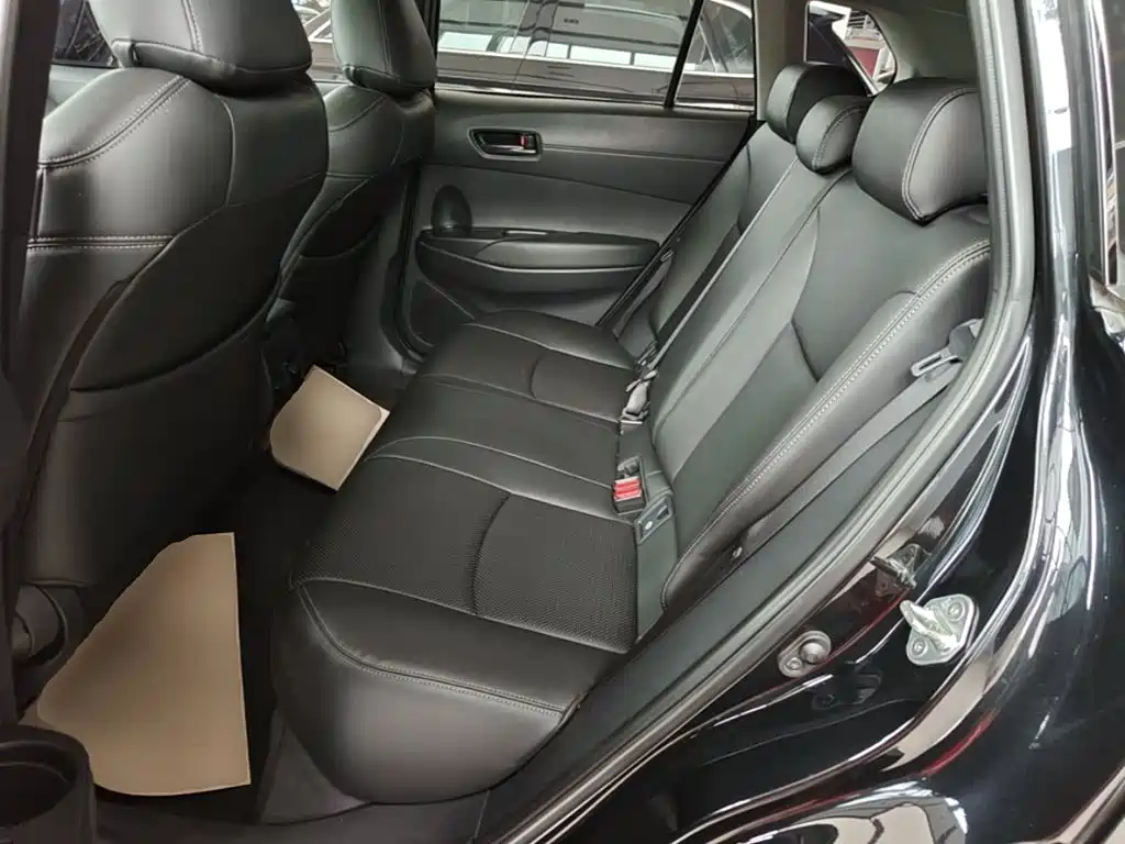 Toyota Corolla Cross — миниатюра 17